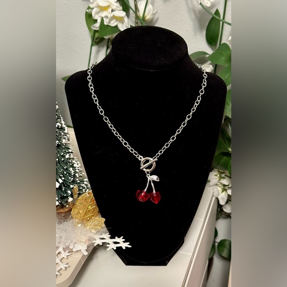 Vintage Cherry Pendant Choker Necklace for Women Party Wedding Jewelry Gift - Picture 3 of 10